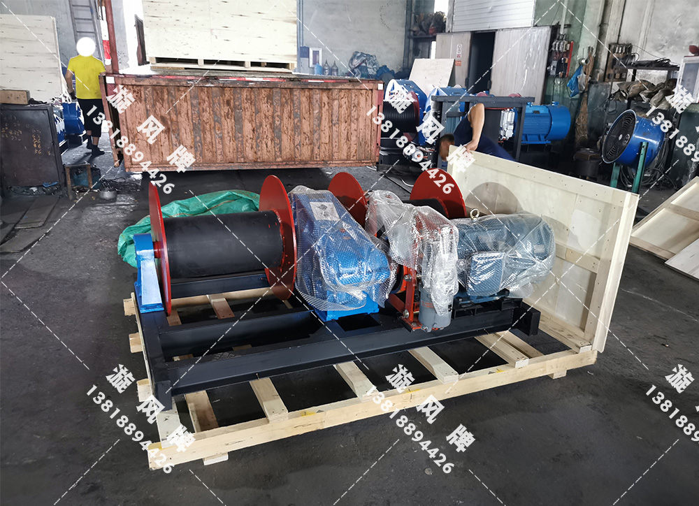 雙卷筒卷揚機(jī)出口打包現(xiàn)場